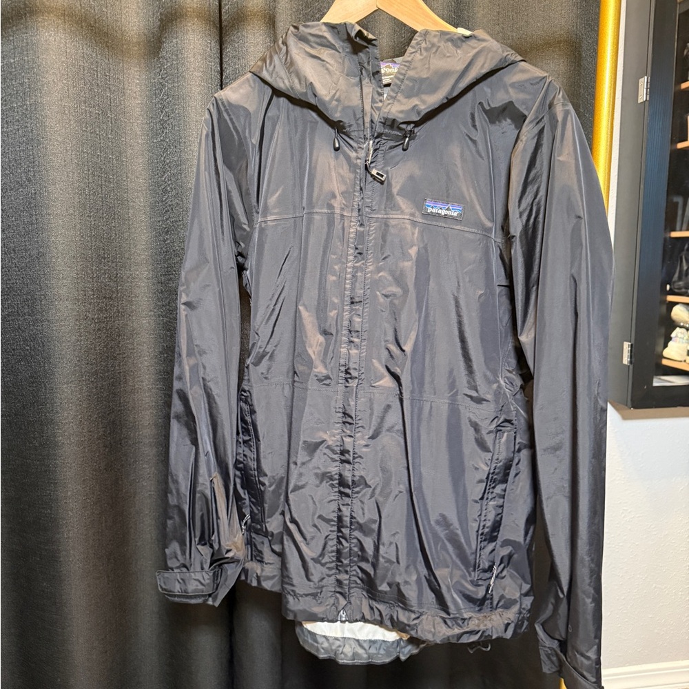 Patagonia Women's Black Torrentshell Jacket size L
